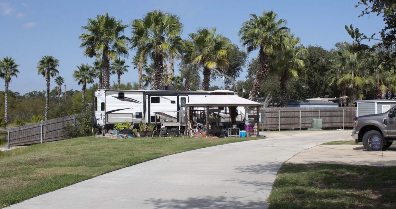 About Arnasas Oaks RV Resort